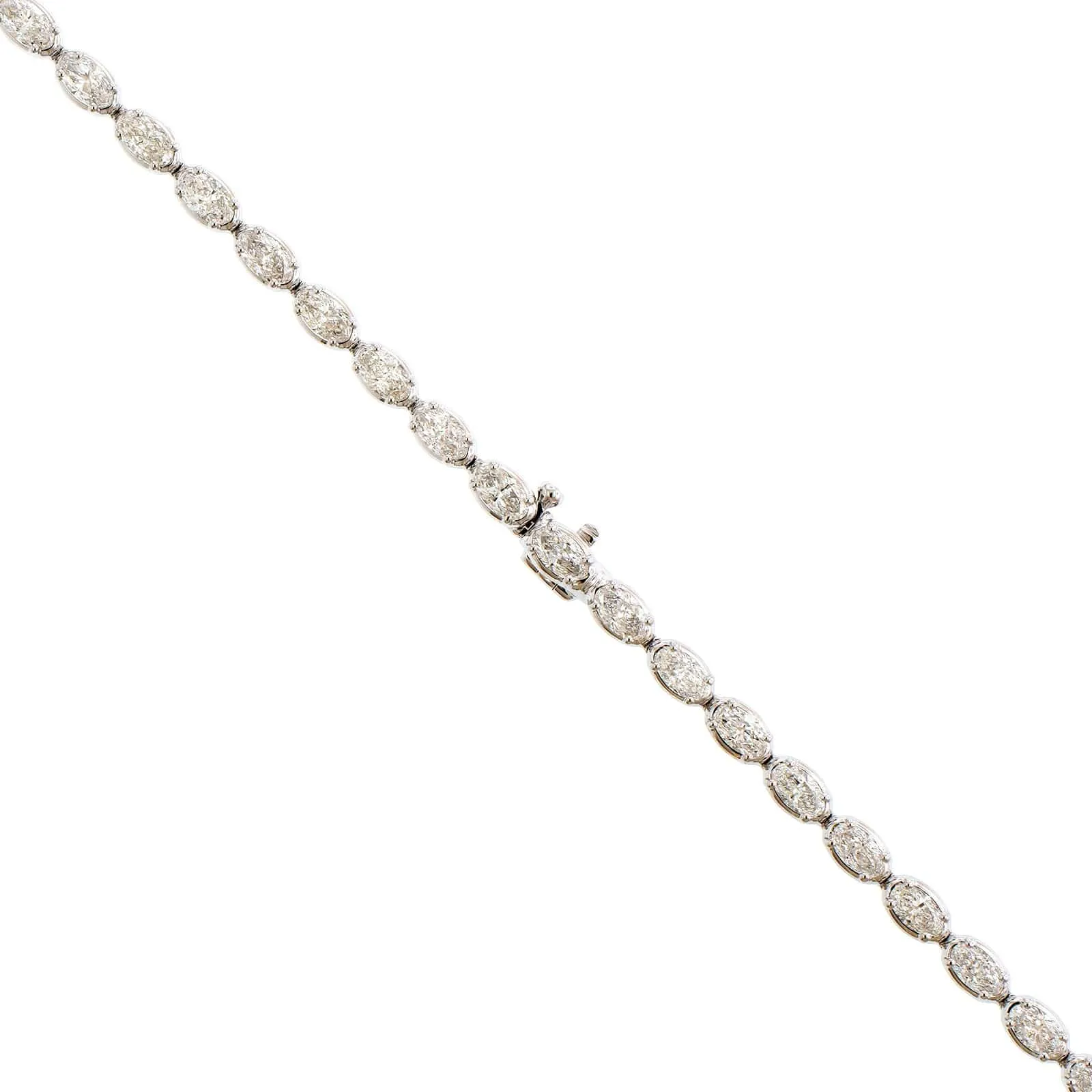 18K White Gold Oval Diamond Line Necklace