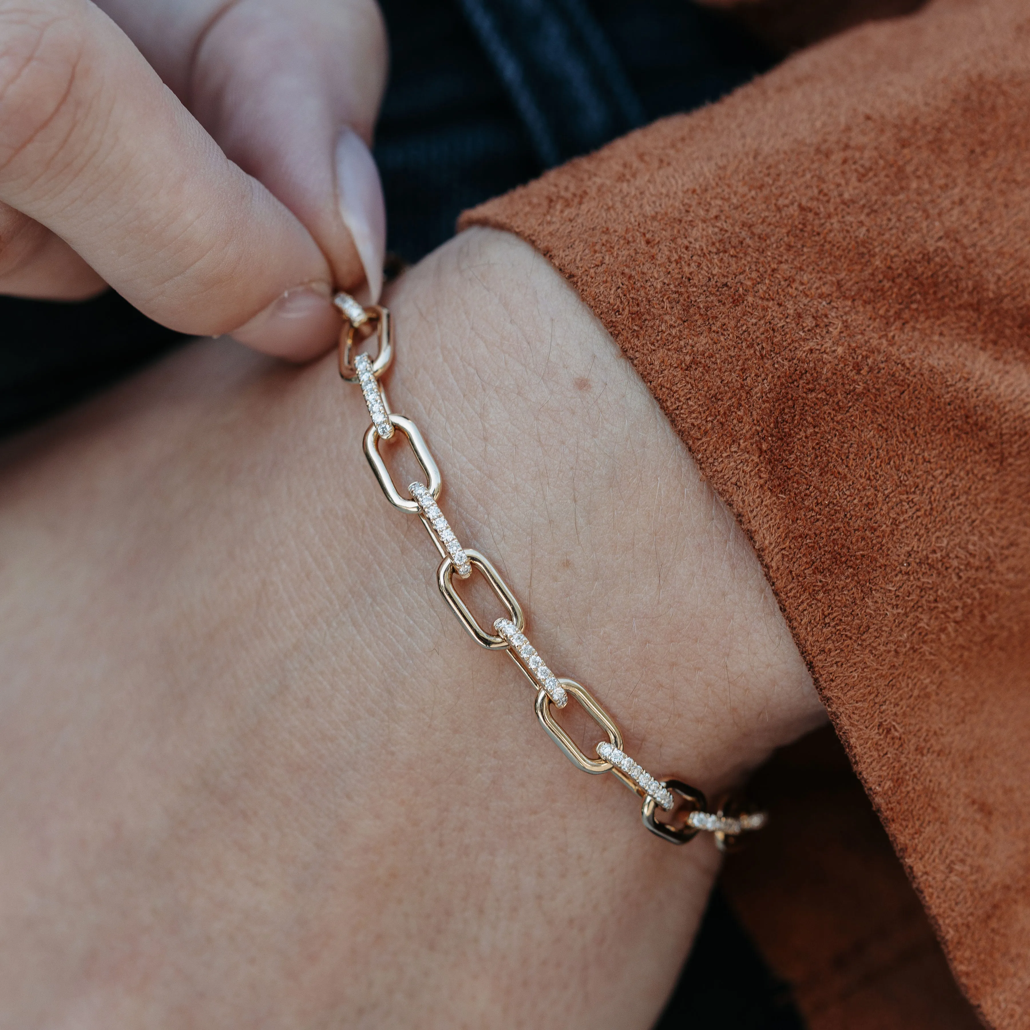 Alternating Diamond & Gold Paperclip Links Bracelet