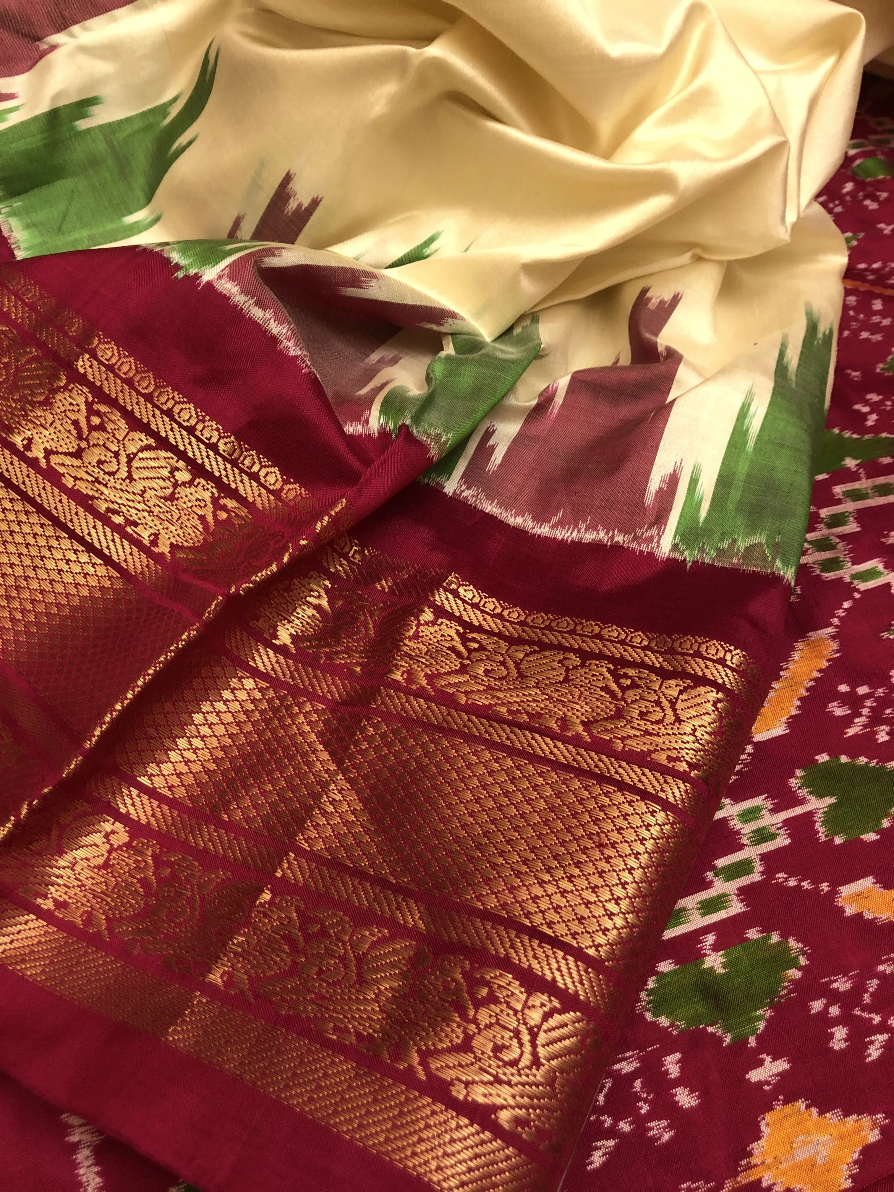 Cream and Magenta Color Ikat Silk Saree with Kanchi Border