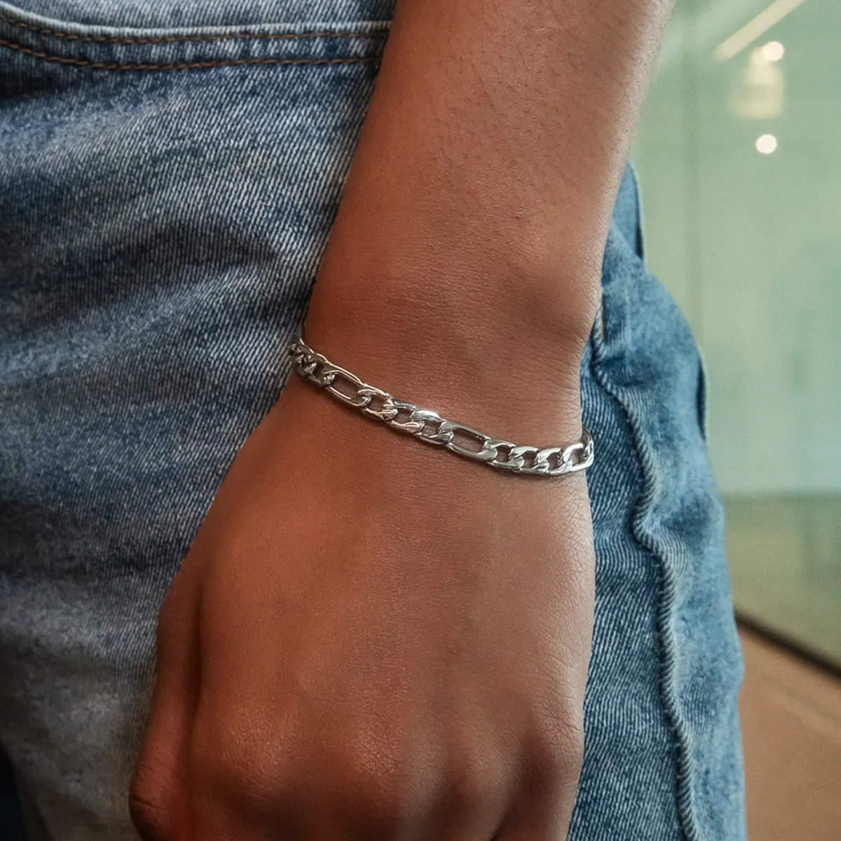 Figaro Bracelet in White Gold- 6mm