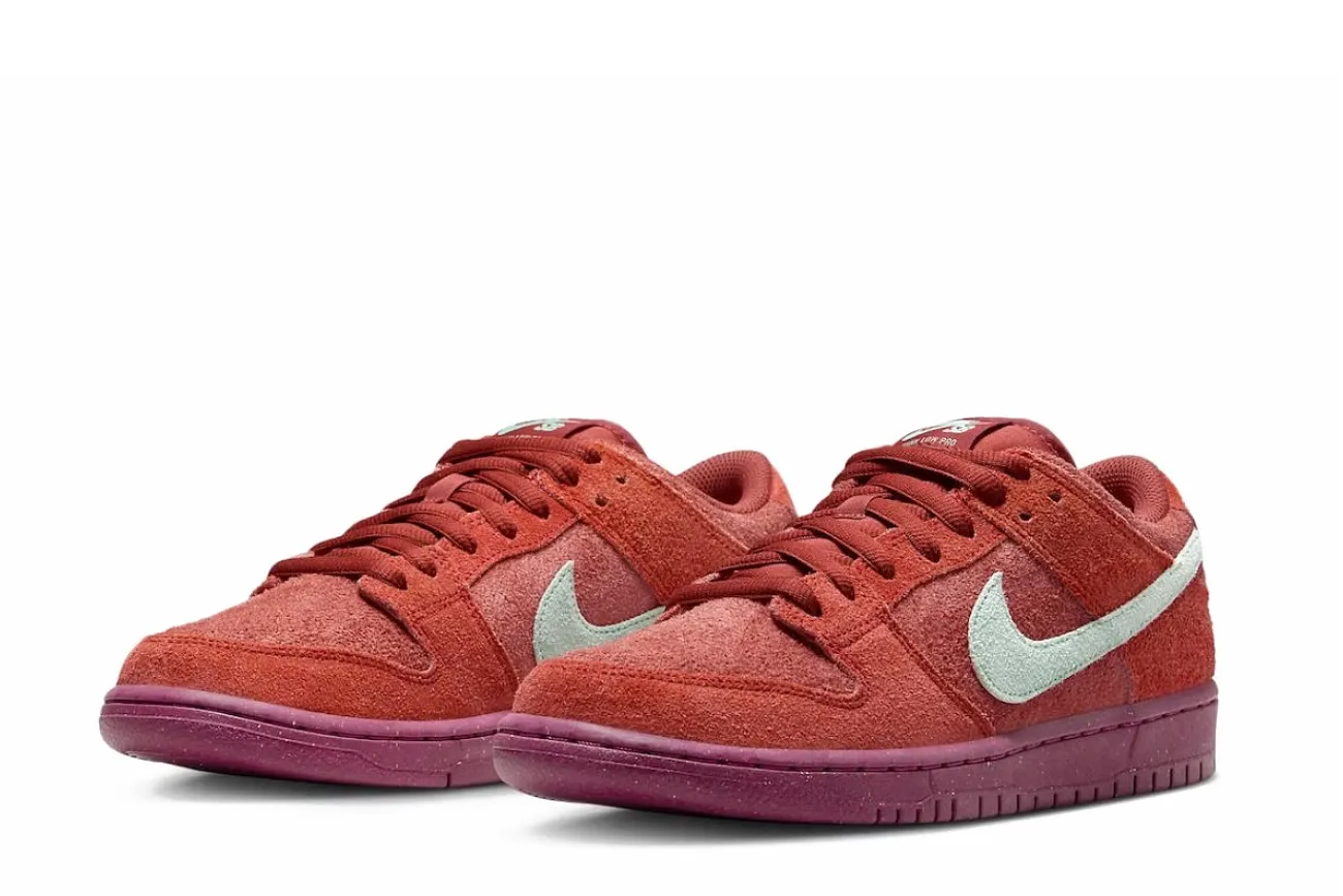 Nike Dunk Low SB 'Mystic Red'